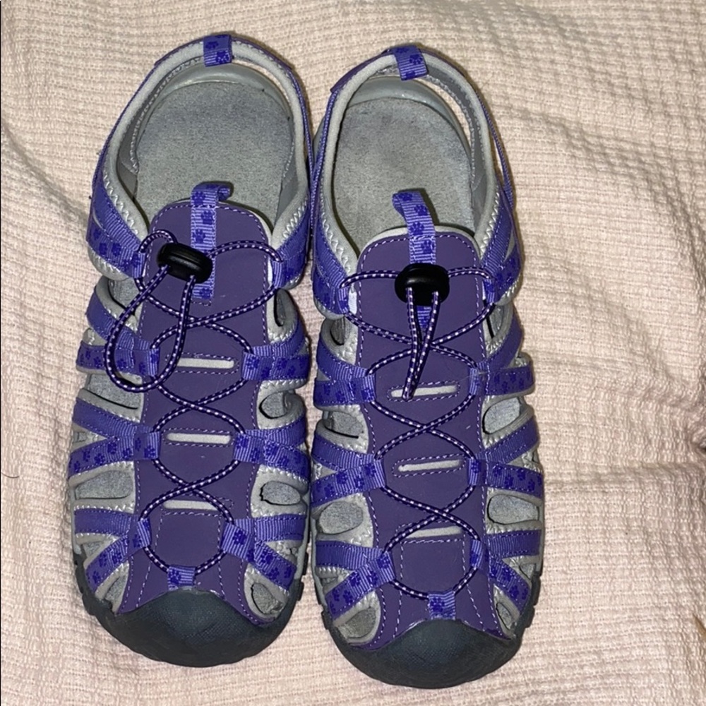 “The Animal Rescue Site” Out & About Sport Sandals